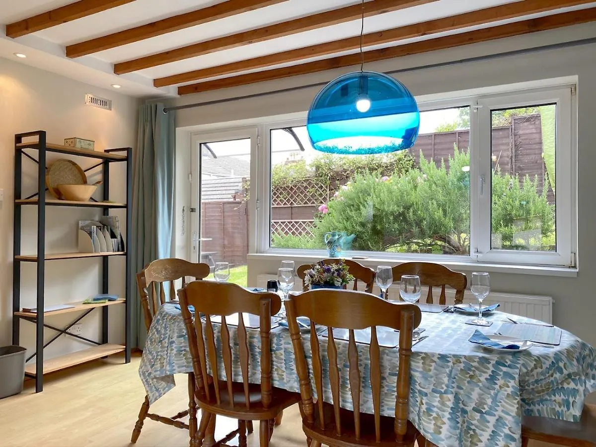 Pass The Keys The Little Red House, Mumbles, Gower - Sleeps 6 Villa 0*, The Mumbles United Kingdom